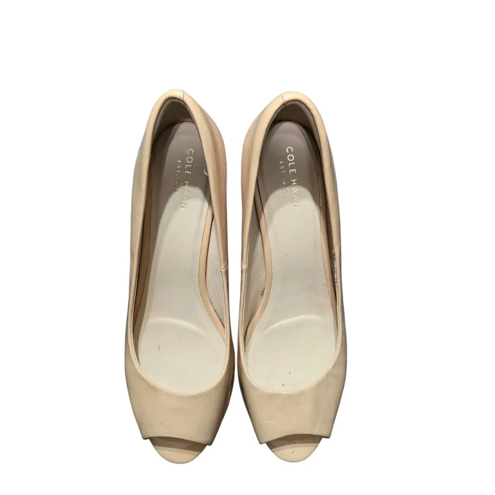 Cole Haan Grand.OS Nude Patent Leather Peep Toe Wedge Pumps Size 8.5 W06552